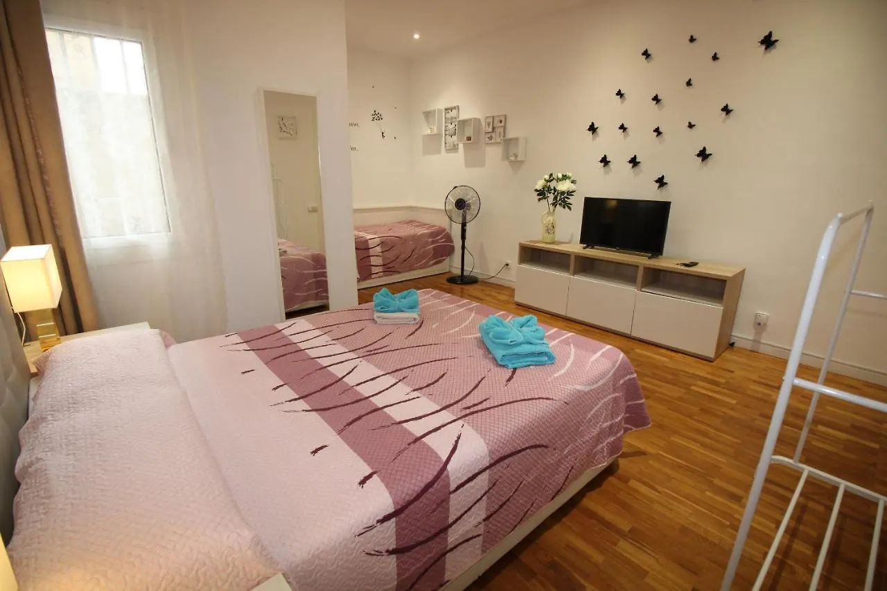 Bed & Breakfast Rooms Arago Barcelona