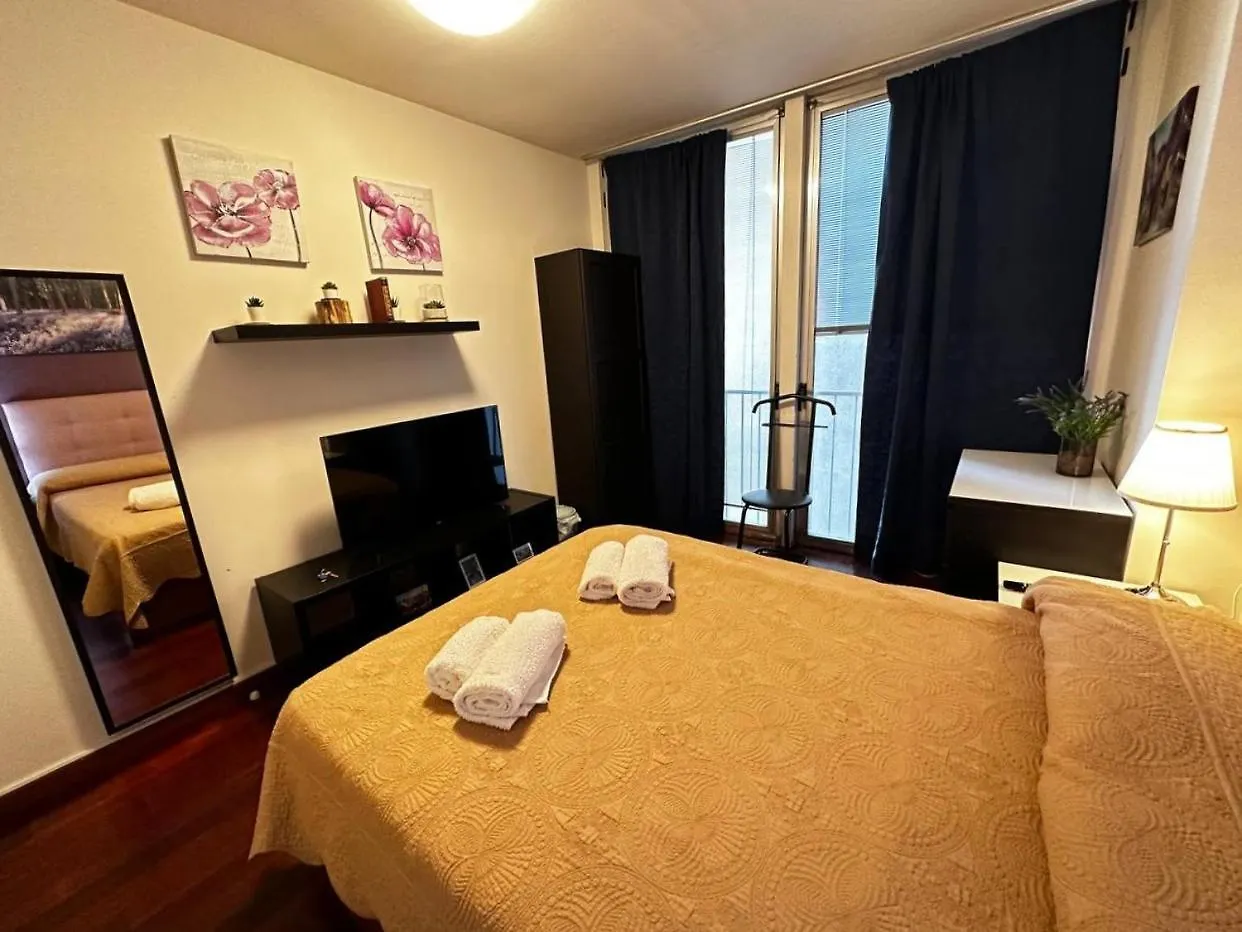 Rooms Arago Barcelona Bed & Breakfast