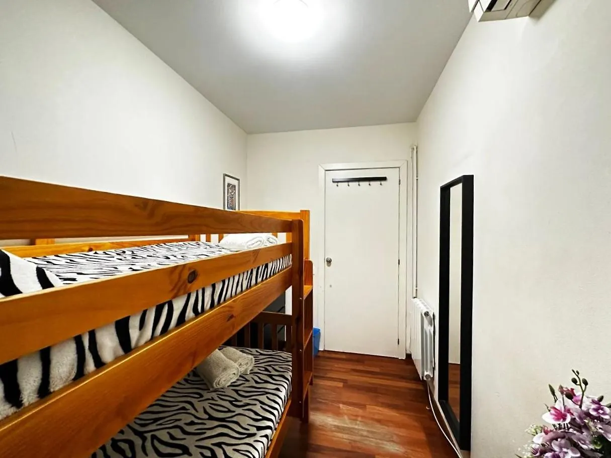 ברצלונה Rooms Arago לינה וארוחת בוקר