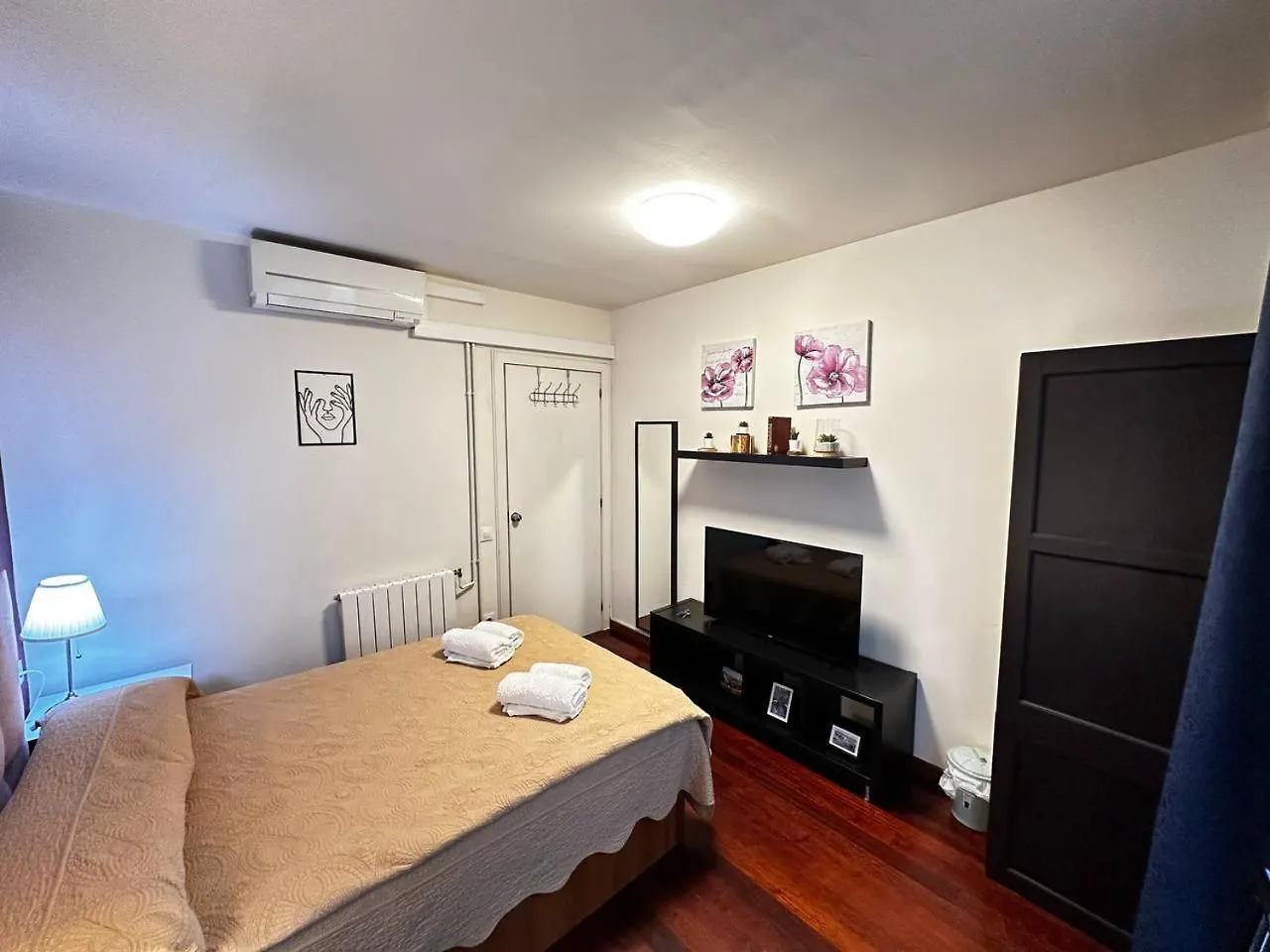 ברצלונה Rooms Arago 0*,  ספרד